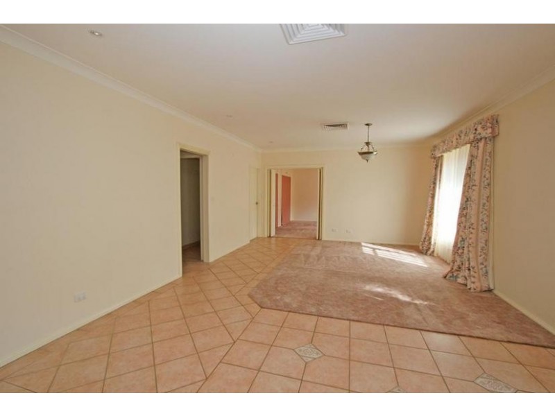 34 Hewitt Close, Orange NSW 2800