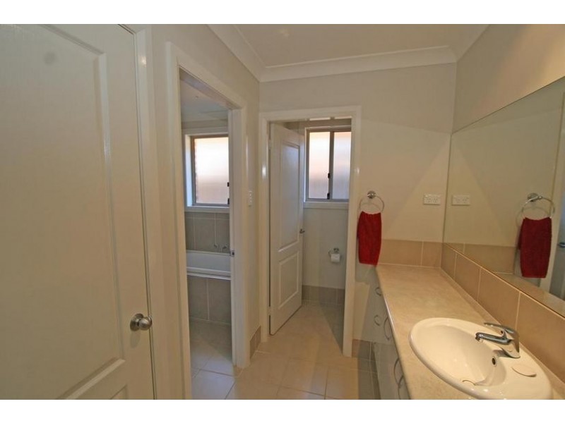 35 Moonstone Drive, Orange NSW 2800