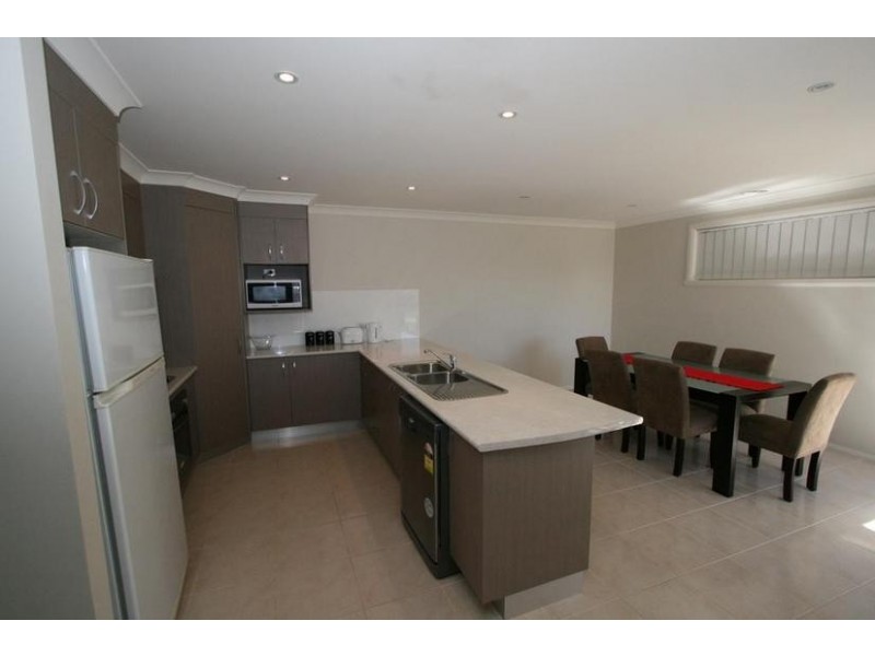 35 Moonstone Drive, Orange NSW 2800