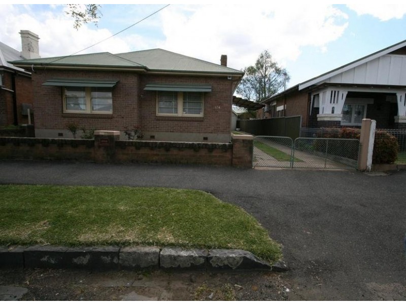 305 Lords Place, Orange NSW 2800