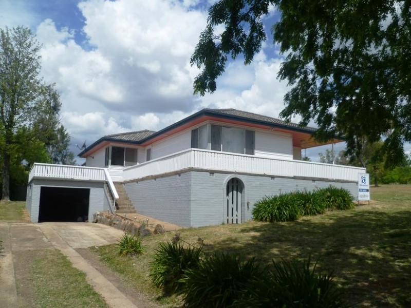 7 Edward Place, Molong NSW 2866