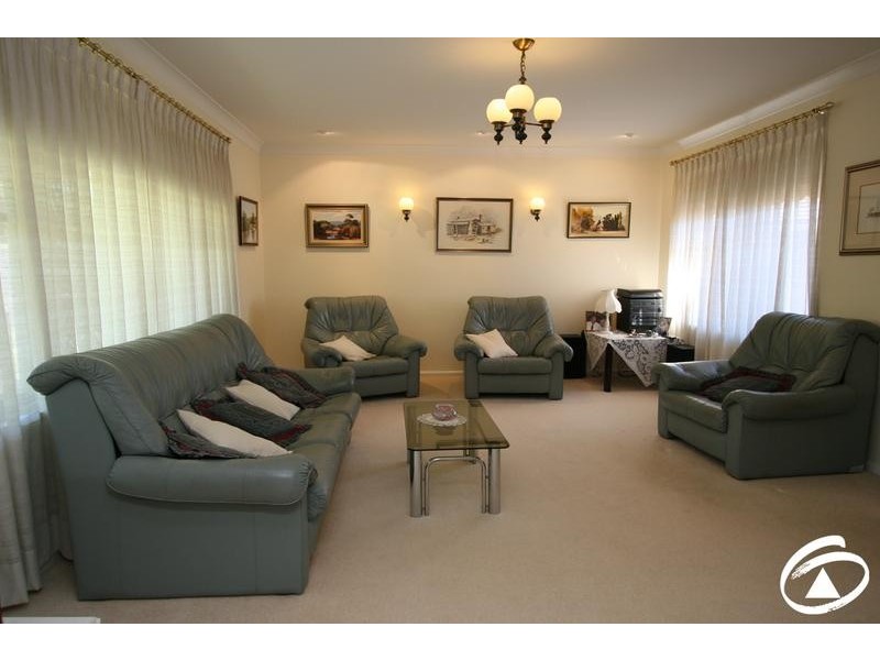 7 Karimi Way, Orange NSW 2800