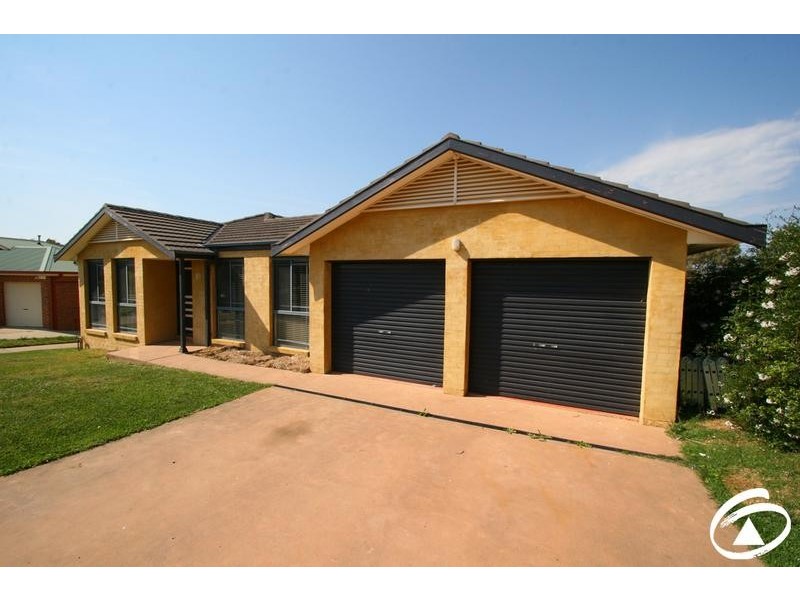 41 Booth Crescent, Orange NSW 2800