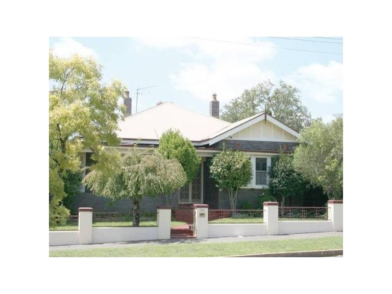 94 Sampson STREET, Orange NSW 2800