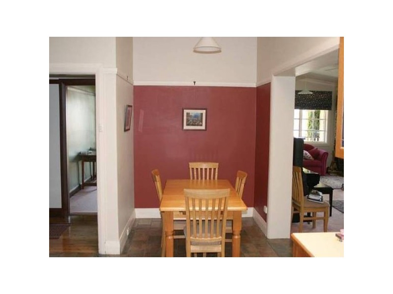 94 Sampson STREET, Orange NSW 2800