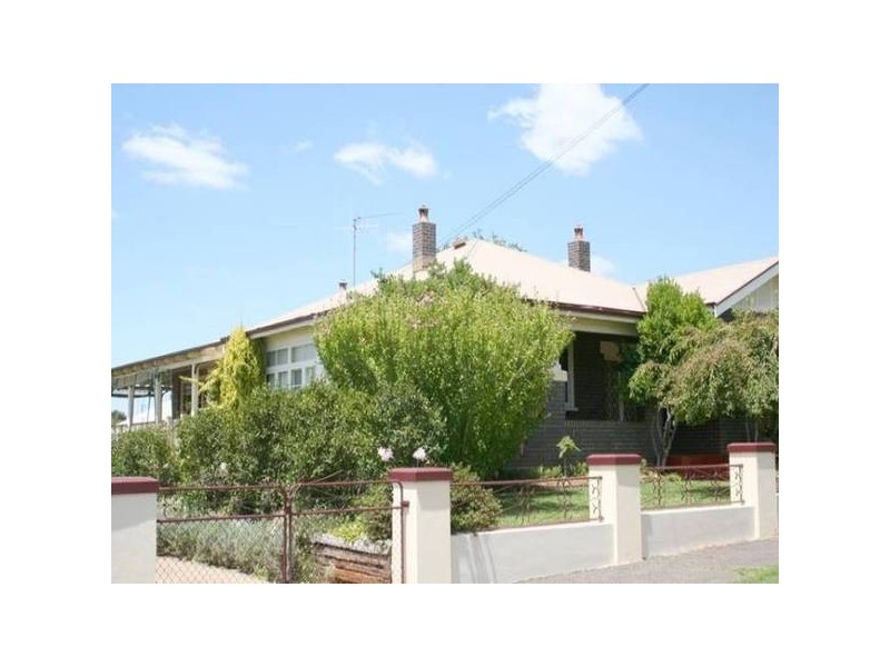 94 Sampson STREET, Orange NSW 2800