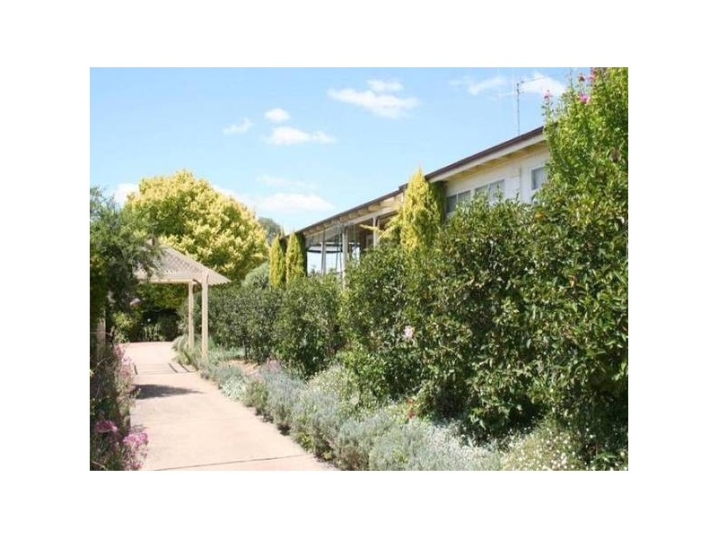 94 Sampson STREET, Orange NSW 2800