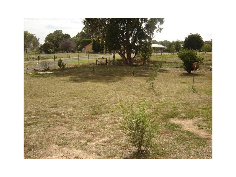 9 Obley STREET, Cumnock NSW 2867