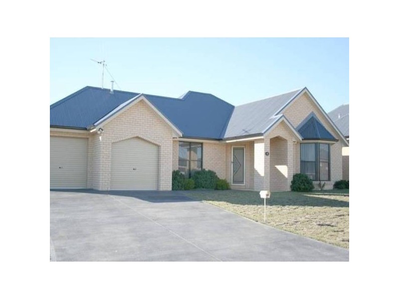 Gilroy PLACE, Orange NSW 2800