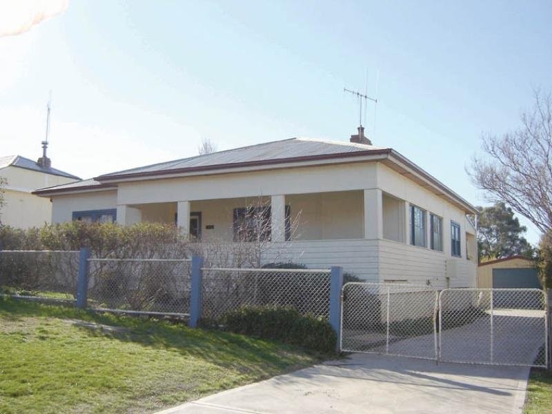 33 Wellington Street, Molong NSW 2866