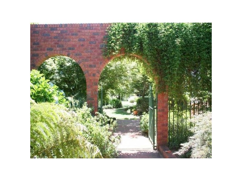 Pinnacle Road, Orange NSW 2800