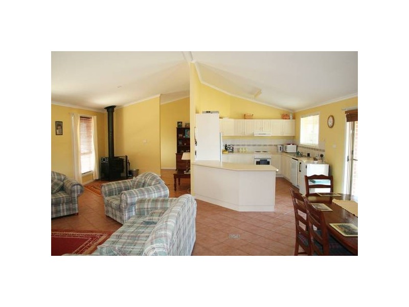 Burrendong Way, Orange NSW 2800