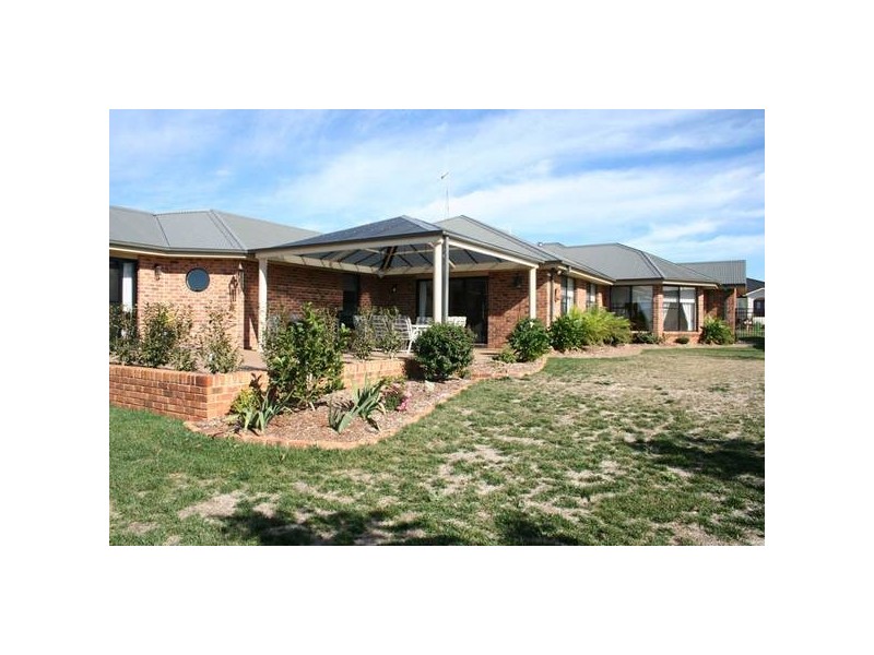 12 McIntosh Street, Orange NSW 2800