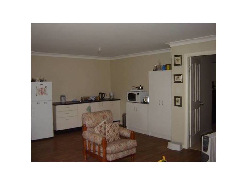 2 Mitchell Highway, Molong NSW 2866