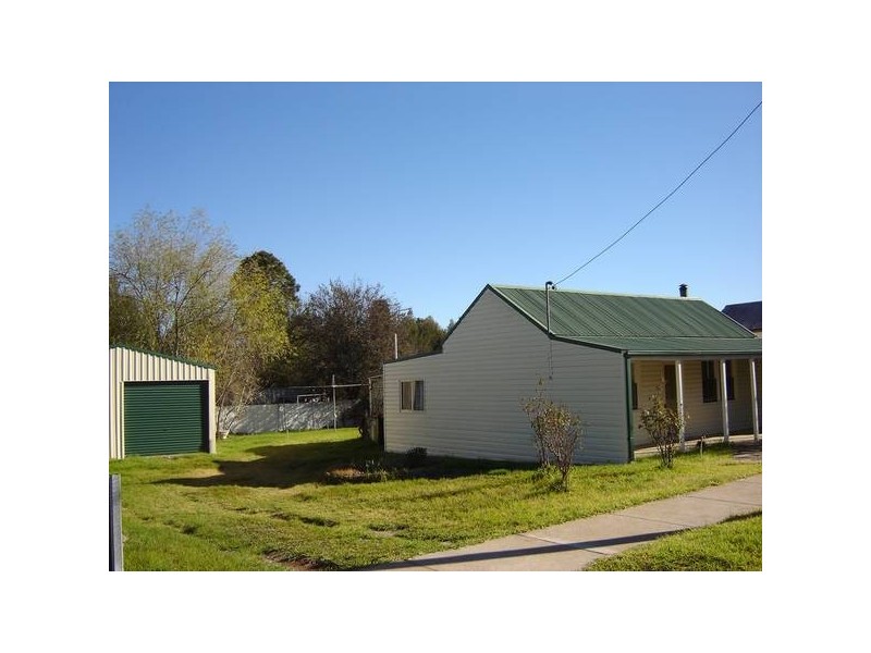 13 Betts Street, Molong NSW 2866