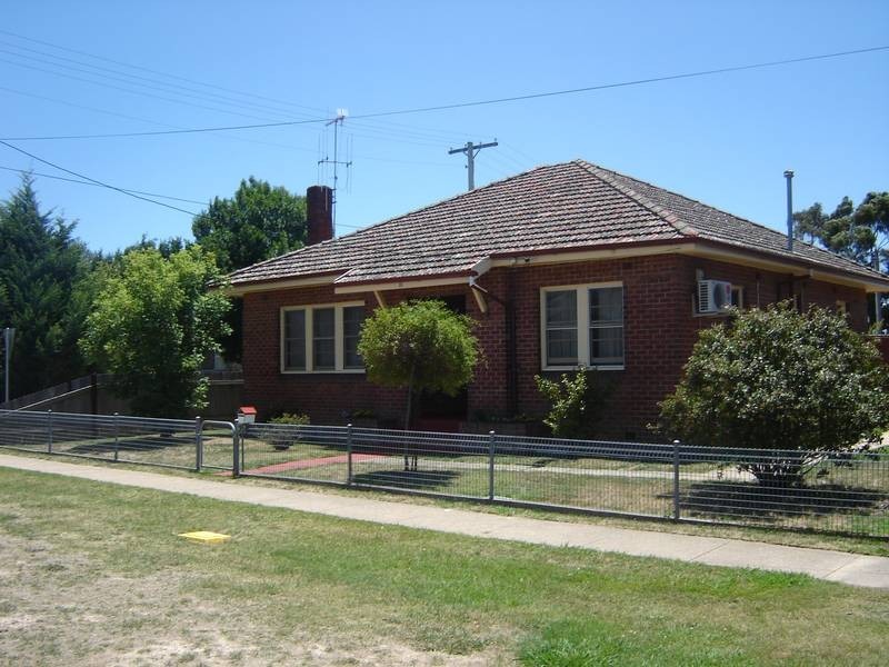 35 Ogilvy Street, Blayney NSW 2799