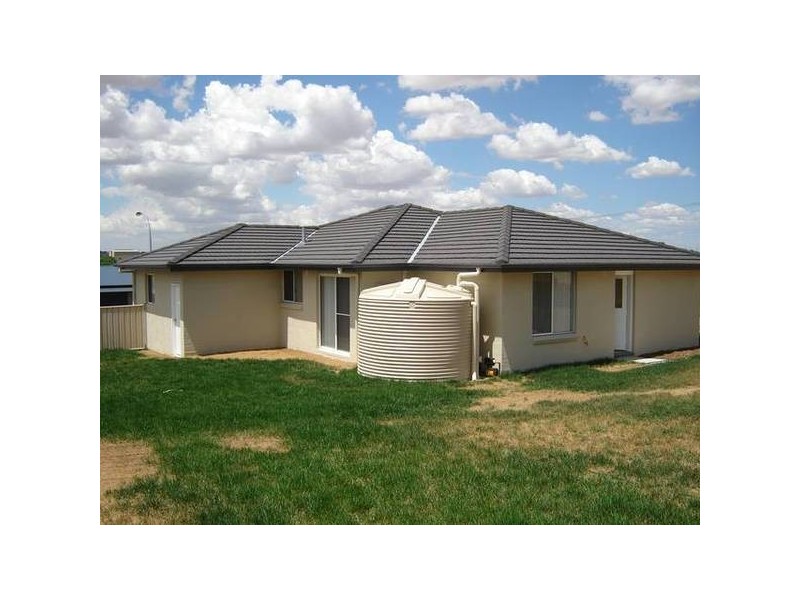 Johnston Crescent, Blayney NSW 2799