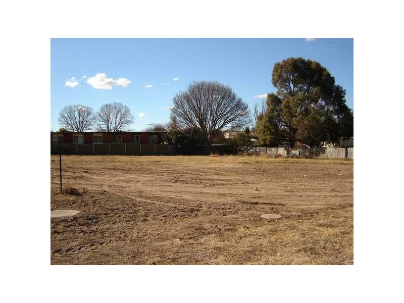 2 Charles Street, Blayney NSW 2799