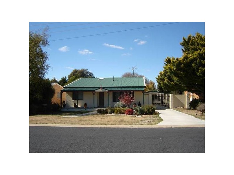 14 Queen Street, Blayney NSW 2799