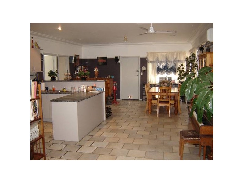 14 Queen Street, Blayney NSW 2799