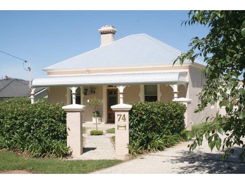 74 Racecourse Road, Orange NSW 2800