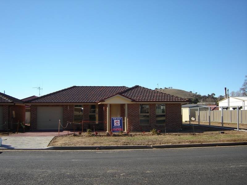 1/15 Binstead Street, Blayney NSW 2799
