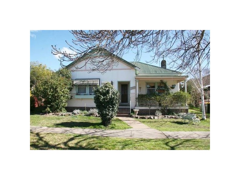 93 Edward Street, Molong NSW 2866