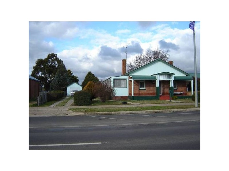 50 Adelaide Street, Blayney NSW 2799