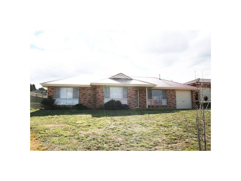 42 Quinlan Run, Orange NSW 2800