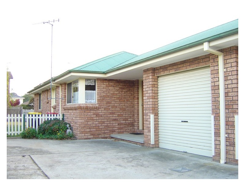 2/65 Kenna Street, Orange NSW 2800
