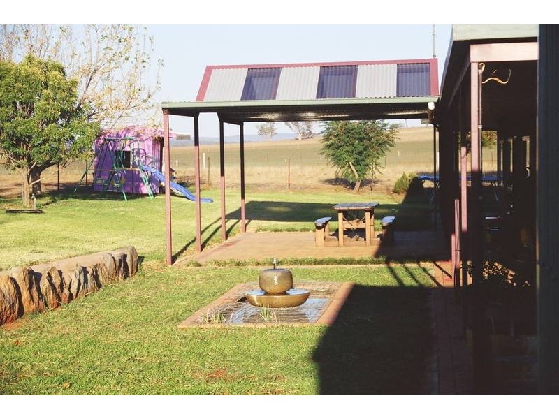 - Roma Road, Yeoval NSW 2868