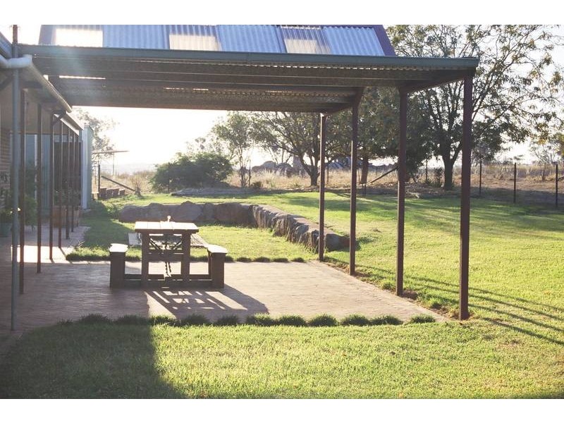 - Roma Road, Yeoval NSW 2868
