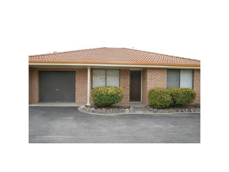 Summer Street East, Orange NSW 2800