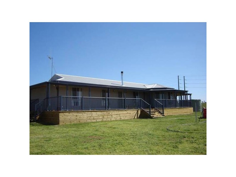 2 Peabody Road, Molong NSW 2866