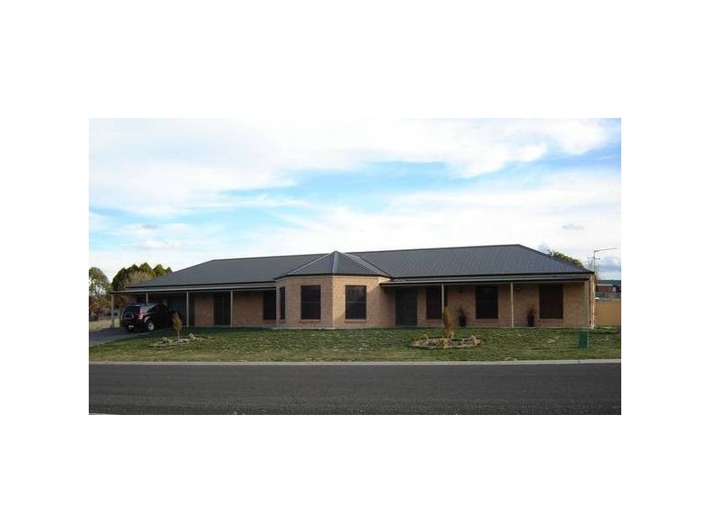 2 Vidler Place, Blayney NSW 2799