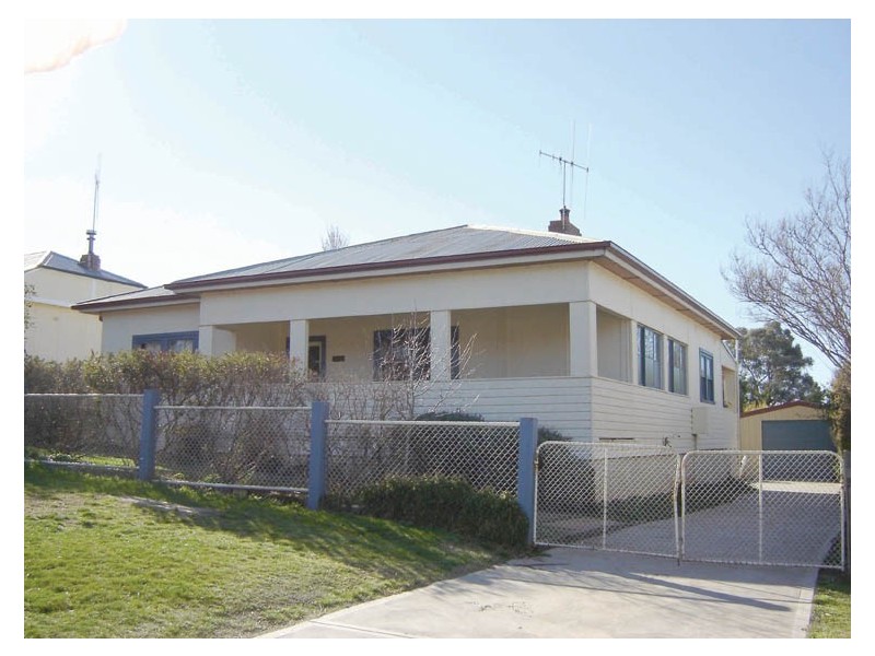 33 Wellington Street, Molong NSW 2866