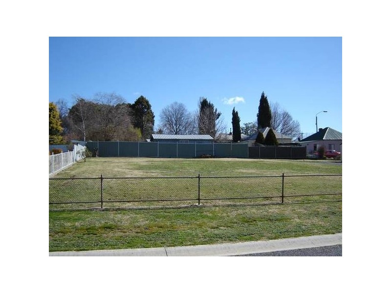 11 Albion Street, Blayney NSW 2799