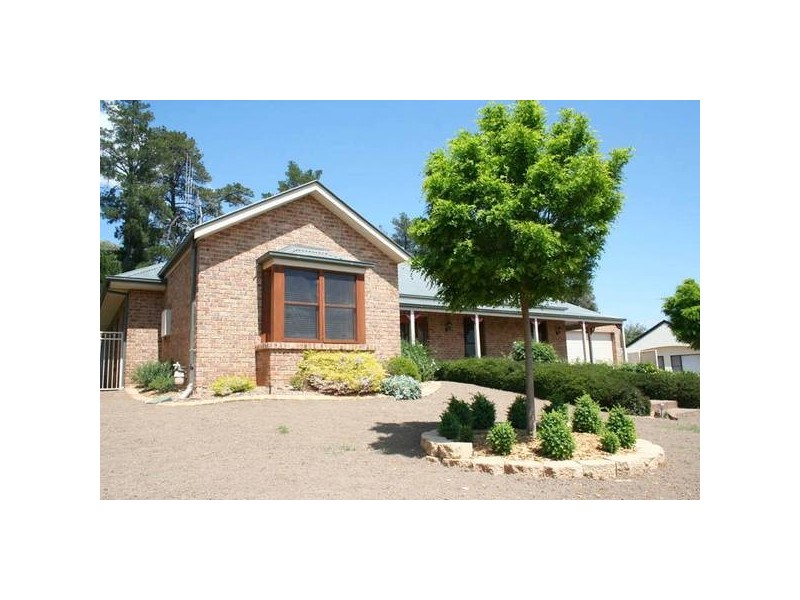 14 Birchgrove Drive, Orange NSW 2800