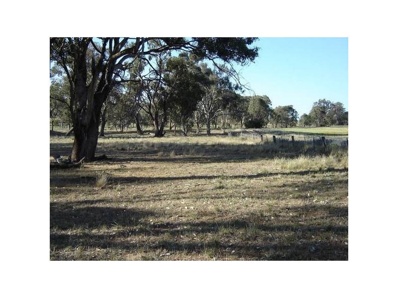 2 Garra Road, Molong NSW 2866