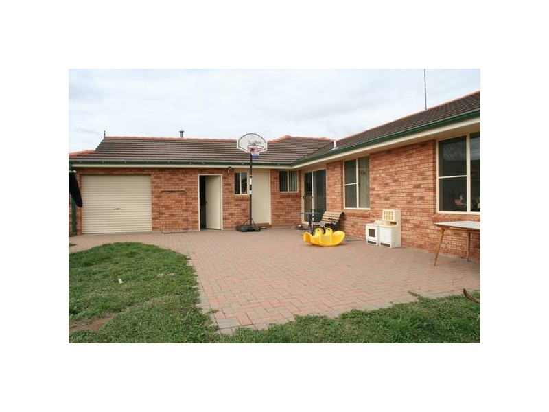 5 Yarrawong Place, Orange NSW 2800