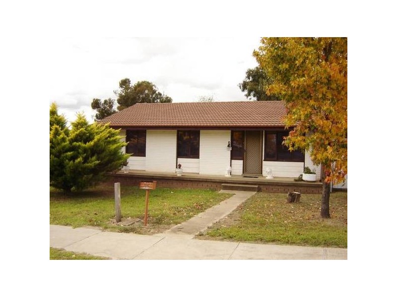 80 Edward Street, Molong NSW 2866