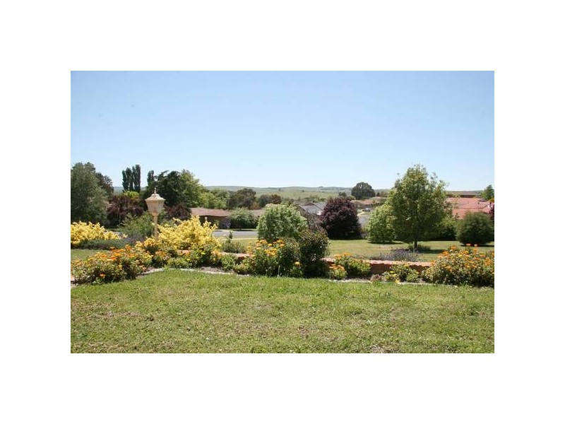 9 Polona Street, Blayney NSW 2799