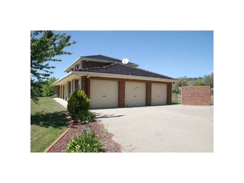 9 Polona Street, Blayney NSW 2799