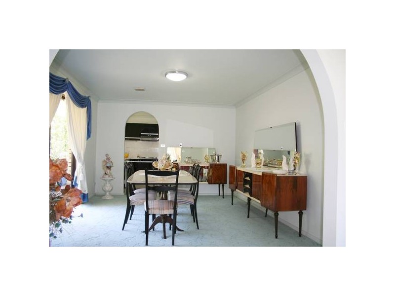6 Yaraan Place, Orange NSW 2800