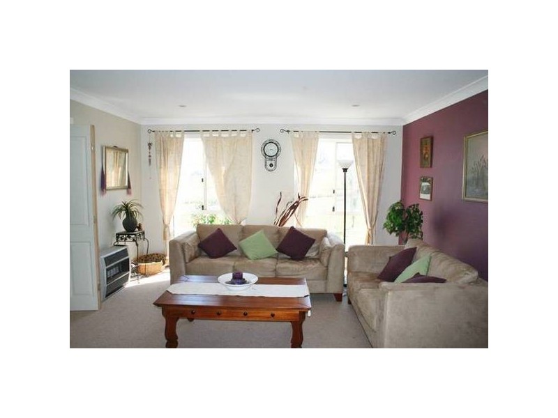 76 Charles Booth Way, Blayney NSW 2799