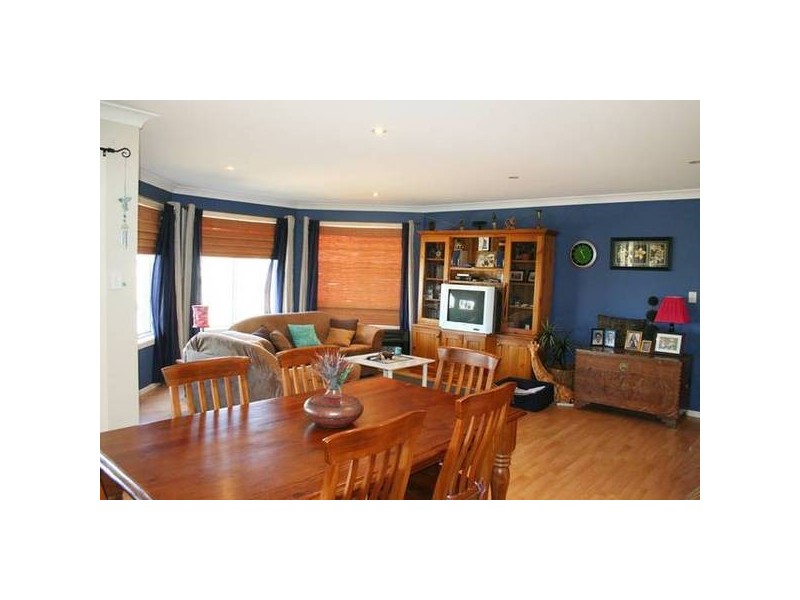 76 Charles Booth Way, Blayney NSW 2799