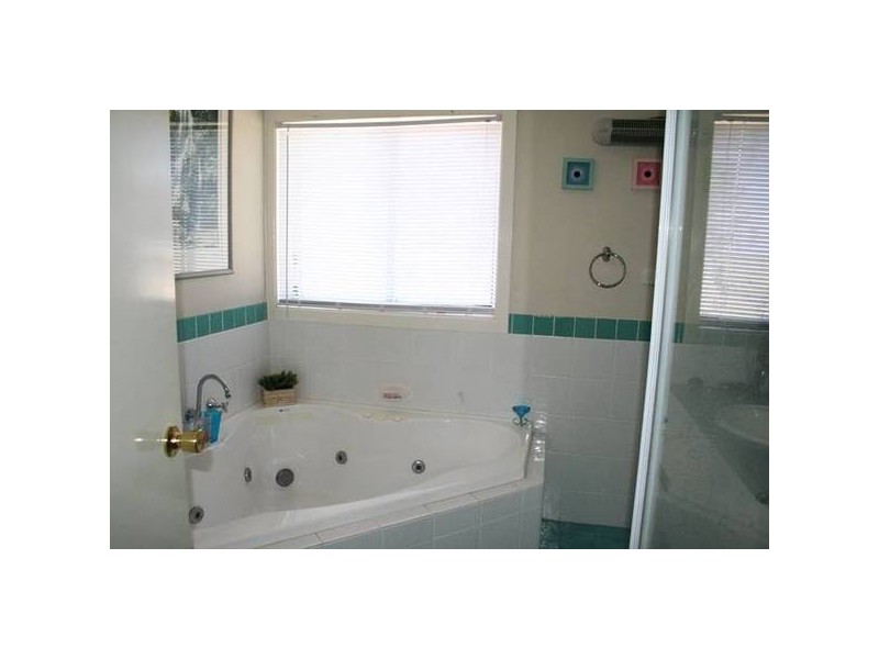 76 Charles Booth Way, Blayney NSW 2799