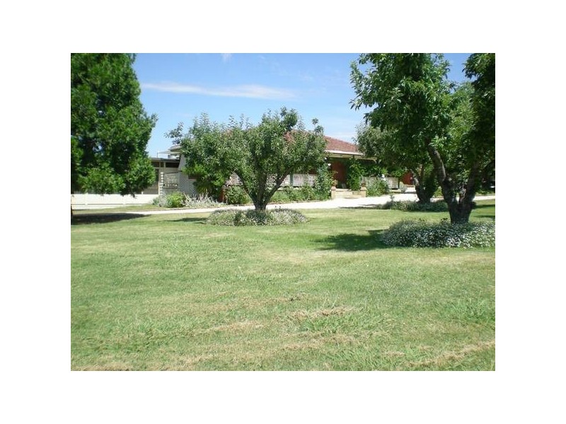 6 Lysterfield Road, Orange NSW 2800