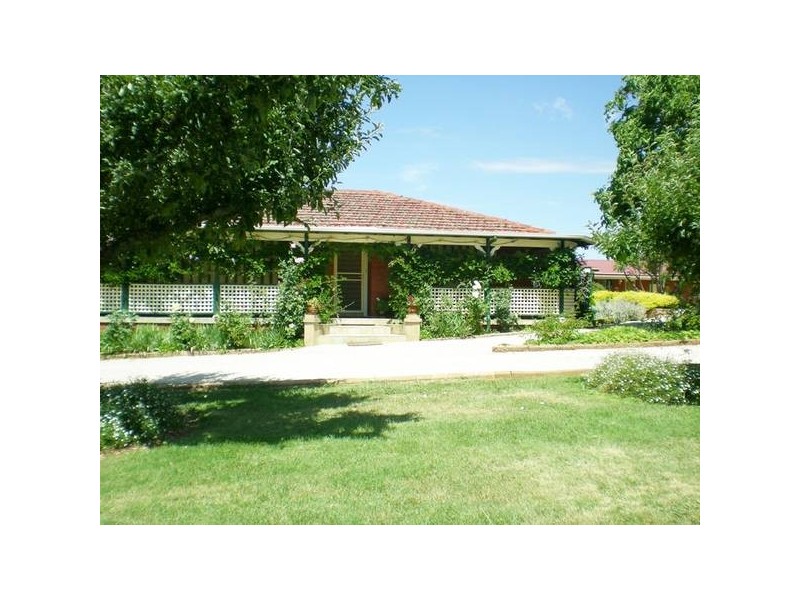 6 Lysterfield Road, Orange NSW 2800