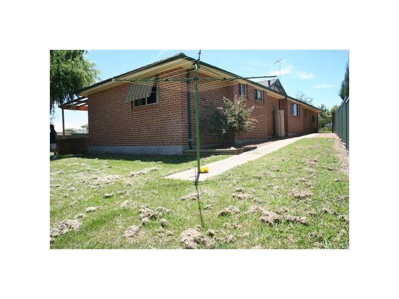 72 Turner Crescent, Orange NSW 2800